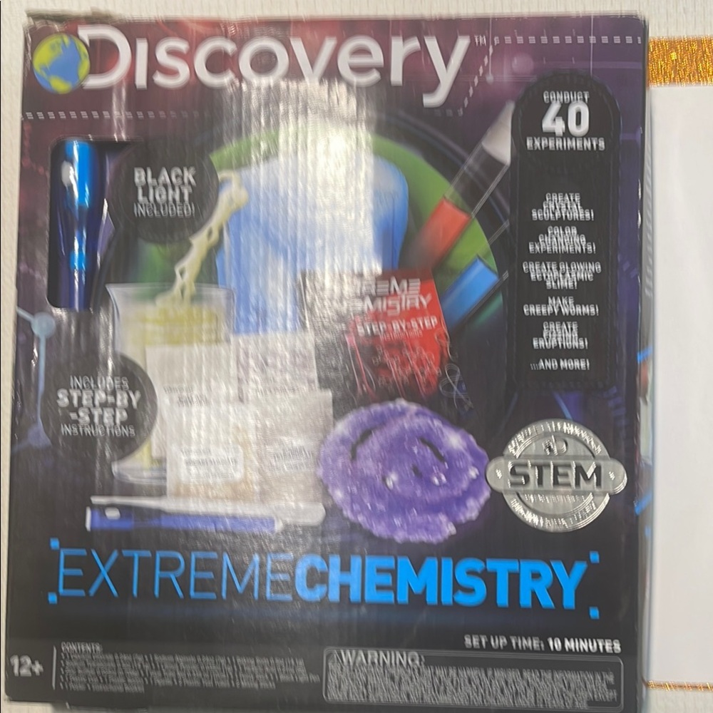 Discovery Extreme Chemistry Set - Black, Blue, Purple